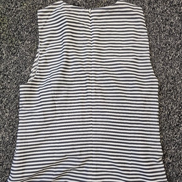 BOGO🎀Ann Taylor stripped V wrap tank top- Sz 10 - Picture 5 of 7